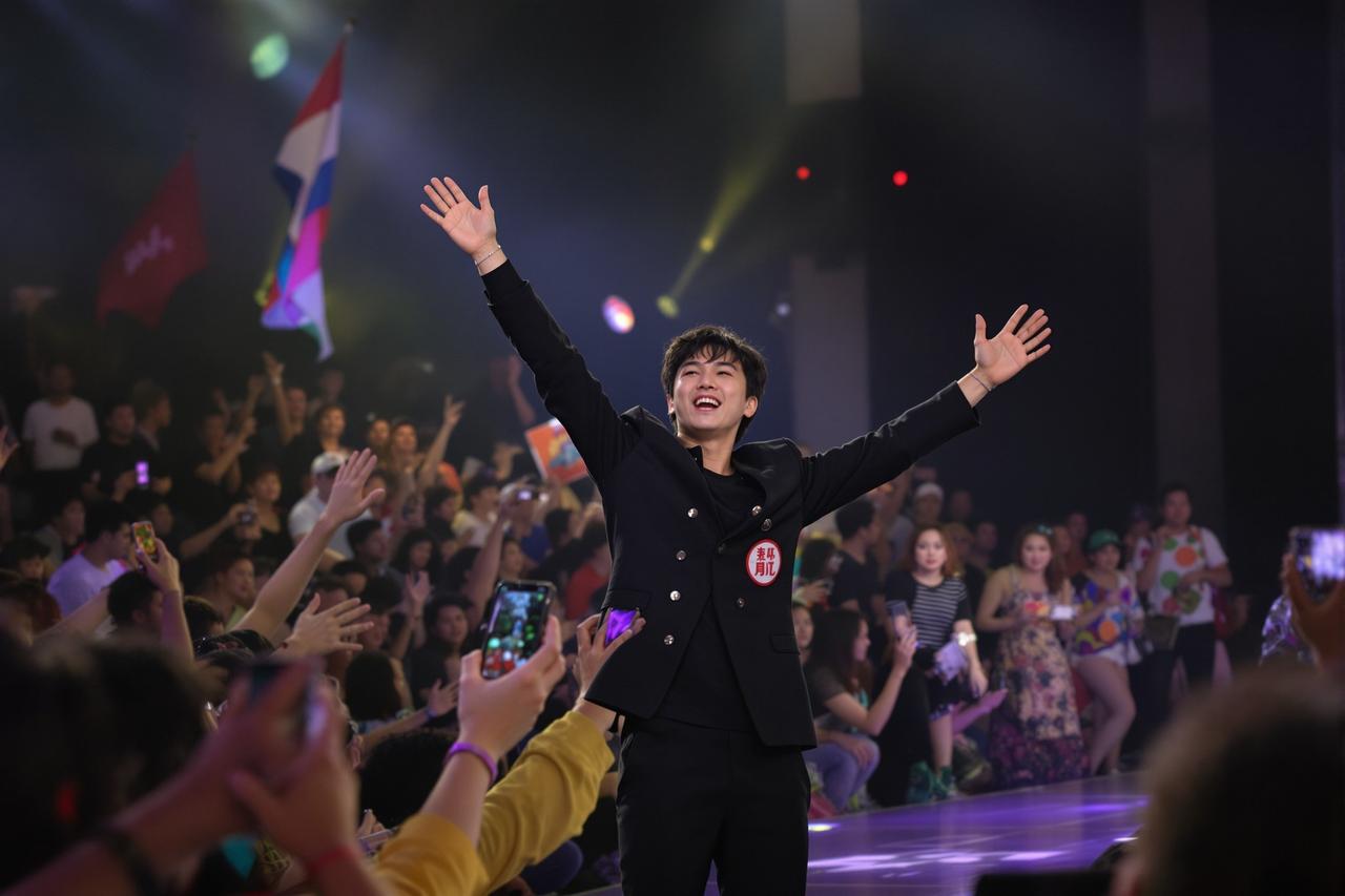 91视频影迷见面会圆满举行，万名粉丝热情参与